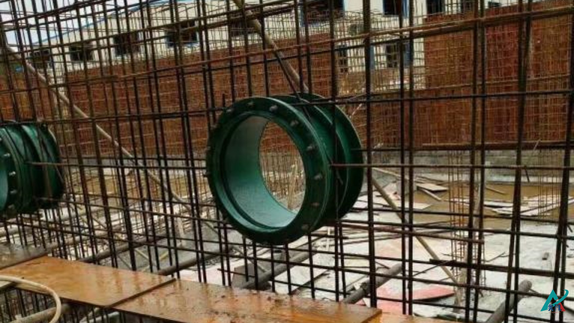 国标柔性防水套管预埋固定
