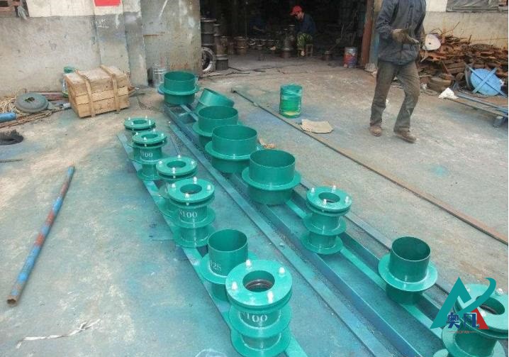刚性防水套管柔性防水套管.jpg