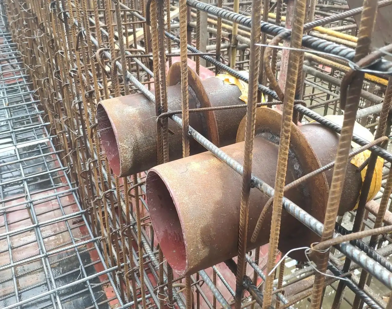 刚性防水套管位置固定